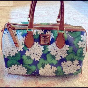 Hydrangea satchel